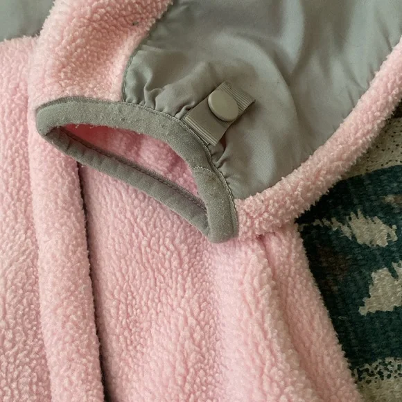 Girls North face Jacket - Picture 7 of 12